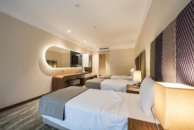 Hotel Ramada By Wyndham Gemli̇K Gemlik Exterior foto