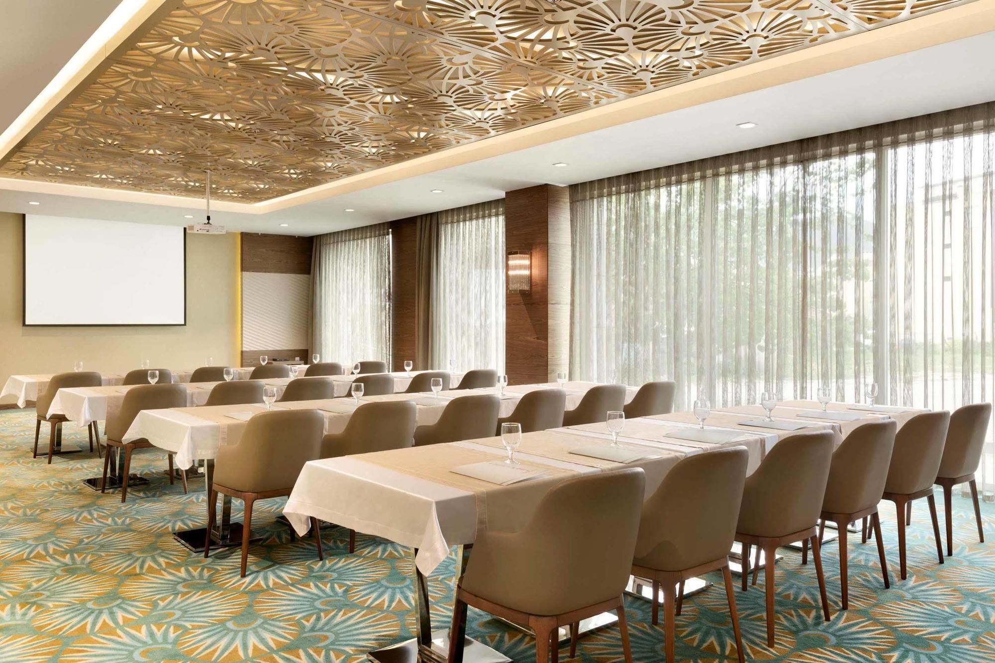 Hotel Ramada By Wyndham Gemli̇K Gemlik Exterior foto