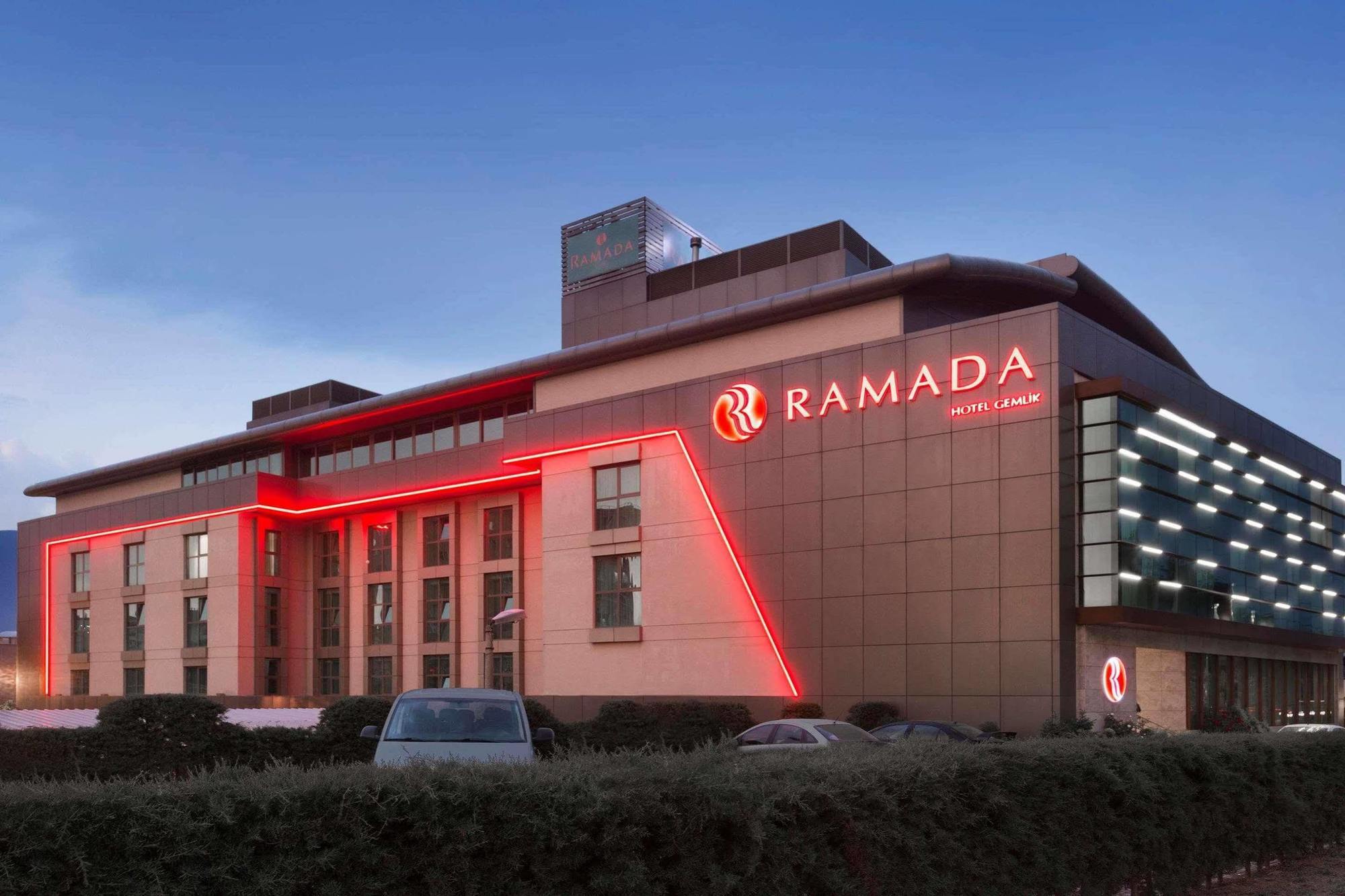 Hotel Ramada By Wyndham Gemli̇K Gemlik Exterior foto